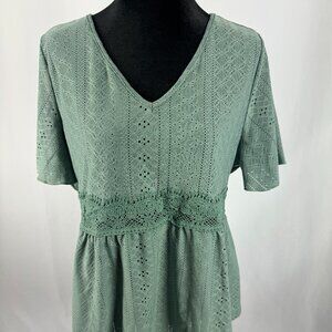 Green Eyelet Flowy Top - XL